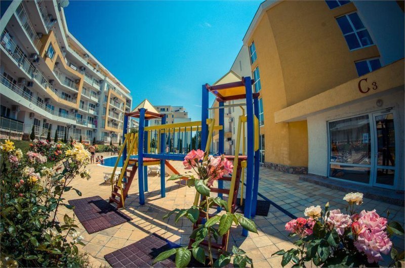 Napospart utazás Crown Fort Club