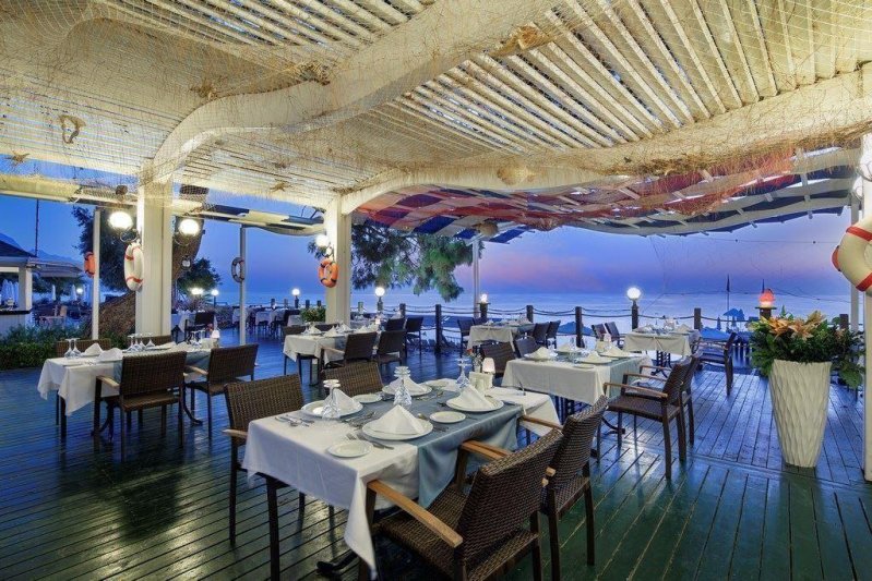 Kemer utazás Crystal Aura Beach Resort & Spa