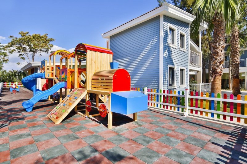 Belek utazás Crystal Club World Of Colours