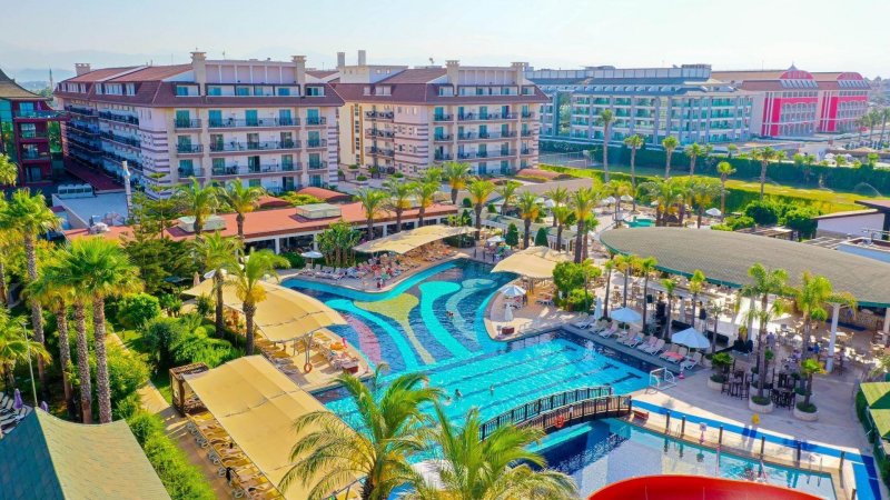 Belek utazás Crystal Family Resort