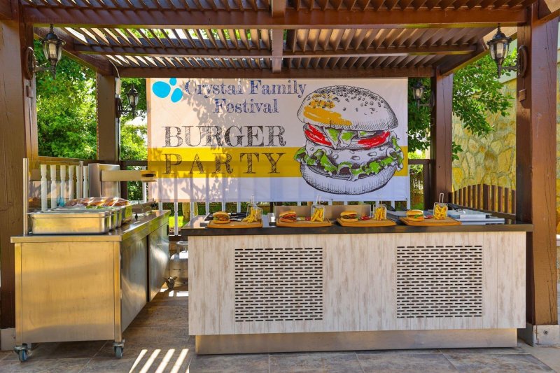 Belek utazás Crystal Family Resort