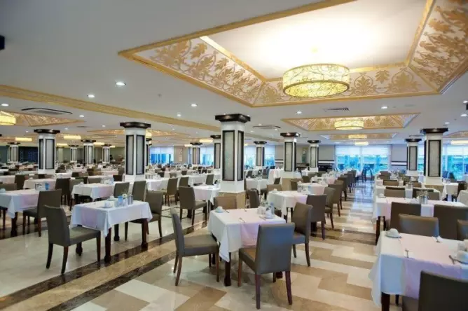 Crystal Tat Beach Belek