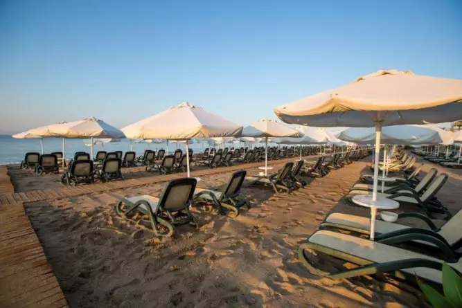 Crystal Tat Beach Belek
