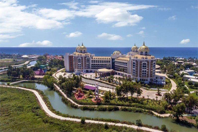 Antalya utazás Delphin Be Grand Resort