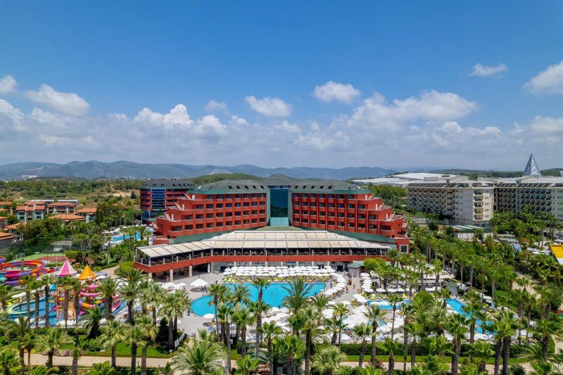 Alanya utazás Delphin Deluxe Resort