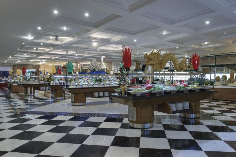 Alanya utazás Delphin Deluxe Resort