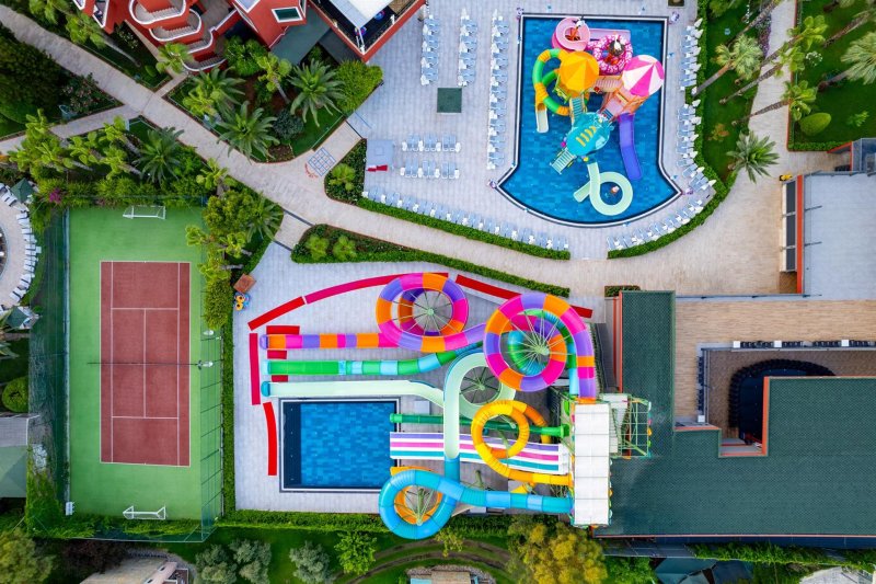 Alanya utazás Delphin Deluxe Resort