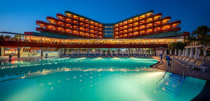 Alanya utazás Delphin Deluxe Resort