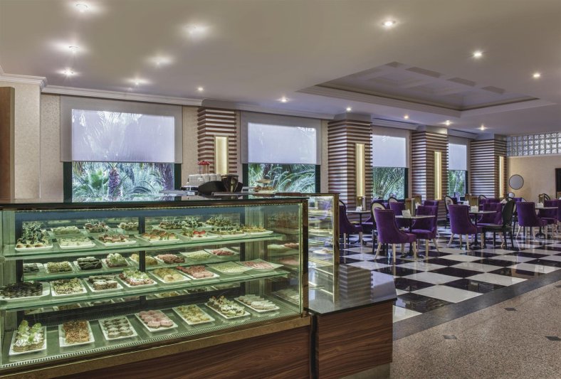 Alanya utazás Delphin Deluxe Resort