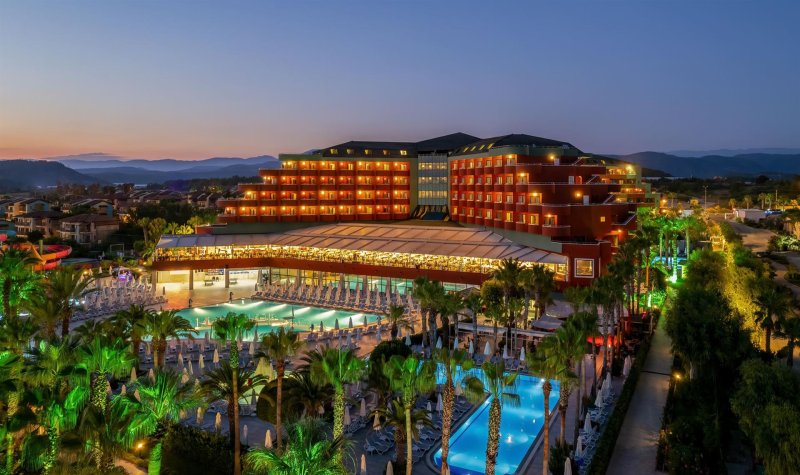 Alanya utazás Delphin Deluxe Resort