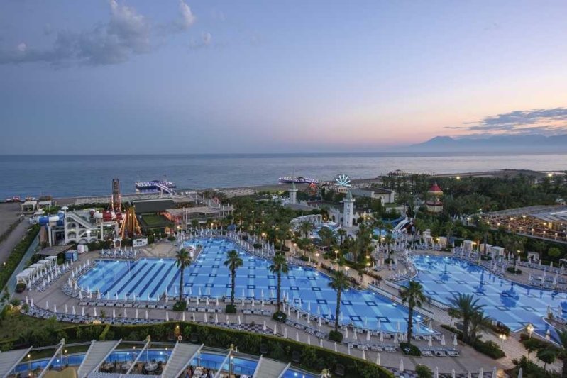 Antalya utazás Delphin Imperial Lara