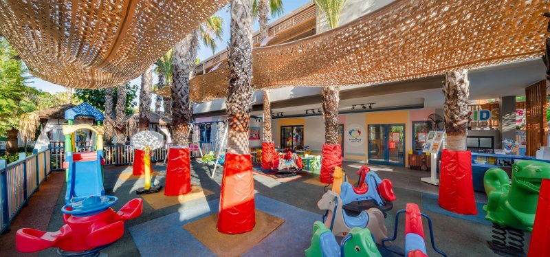 Antalya utazás Delphin Palace Hotel