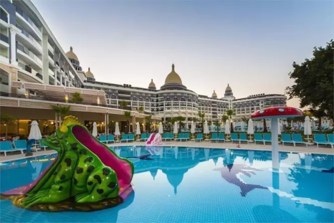 Diamond Premium Hotel & Spa Side