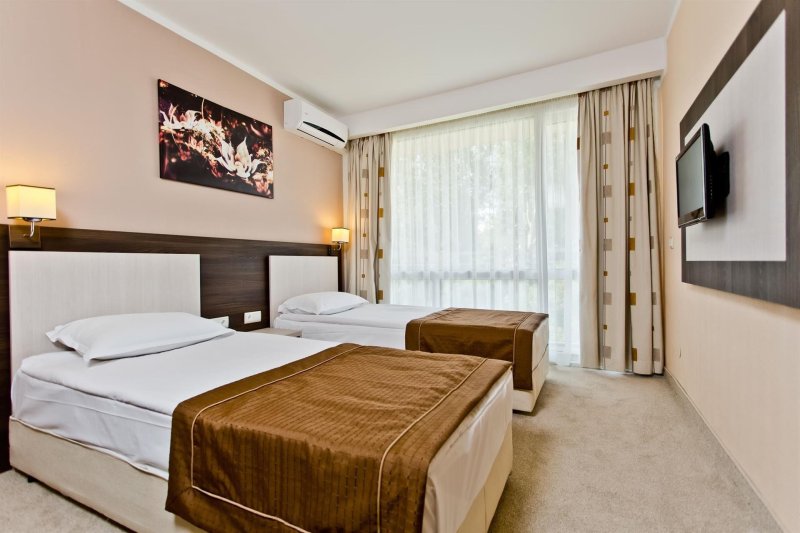 Napospart utazás Dit Evrika Beach Club