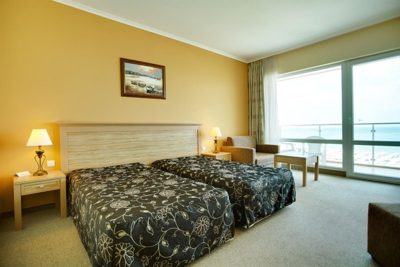 Napospart utazás Dit Evrika Beach Club