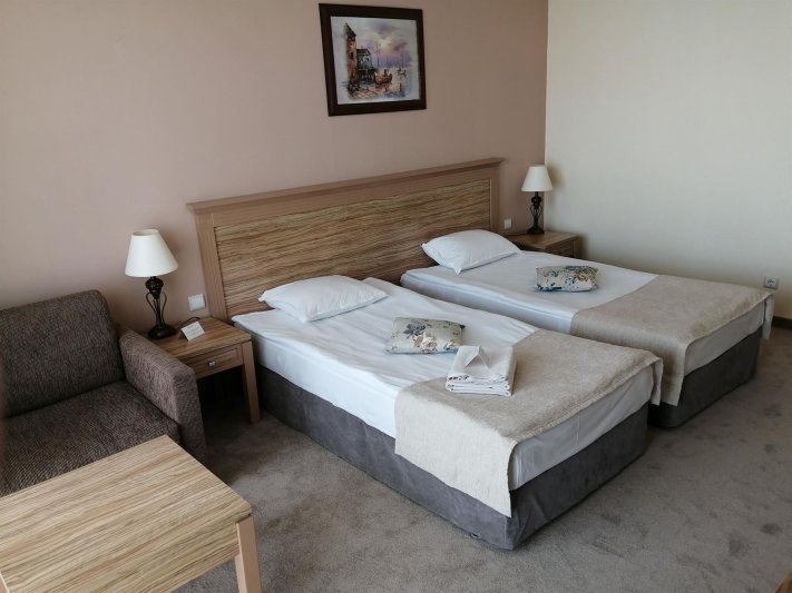 Napospart utazás Dit Evrika Beach Club