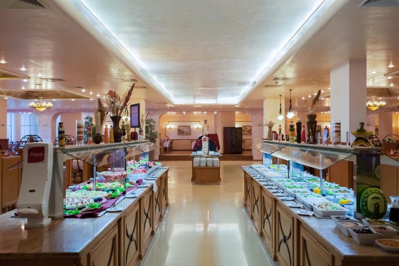 Napospart utazás Dit Majestic Beach Resort