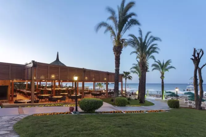 Dobedan Beach Comfort Side