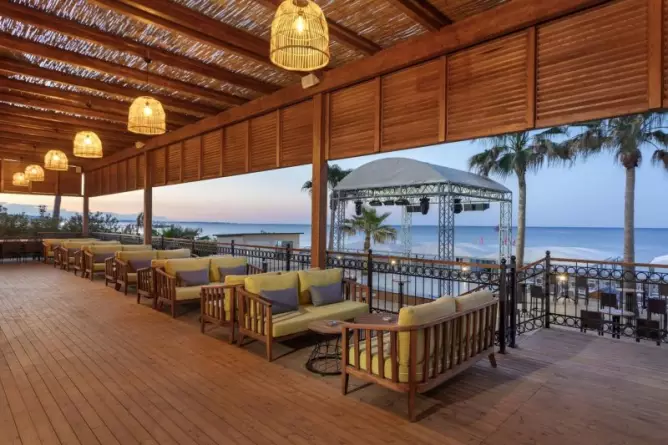 Dobedan Beach Comfort Side