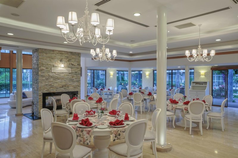 Kemer utazás Dobedan World Palace