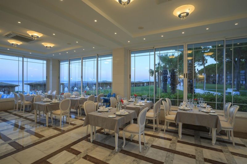 Kemer utazás Dobedan World Palace