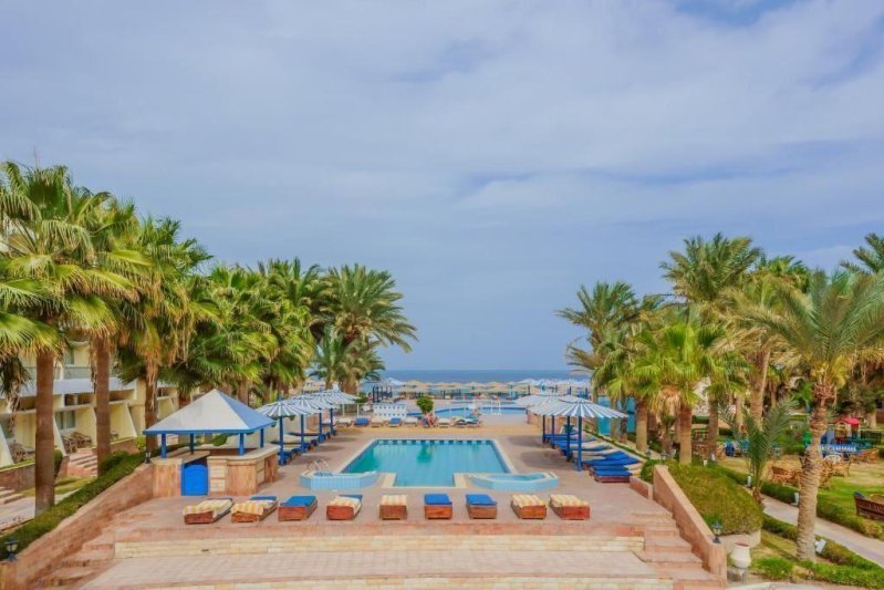 Hurghada utazás Empire Beach Resort