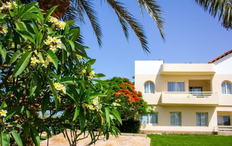 Hurghada utazás Golden Beach Resort