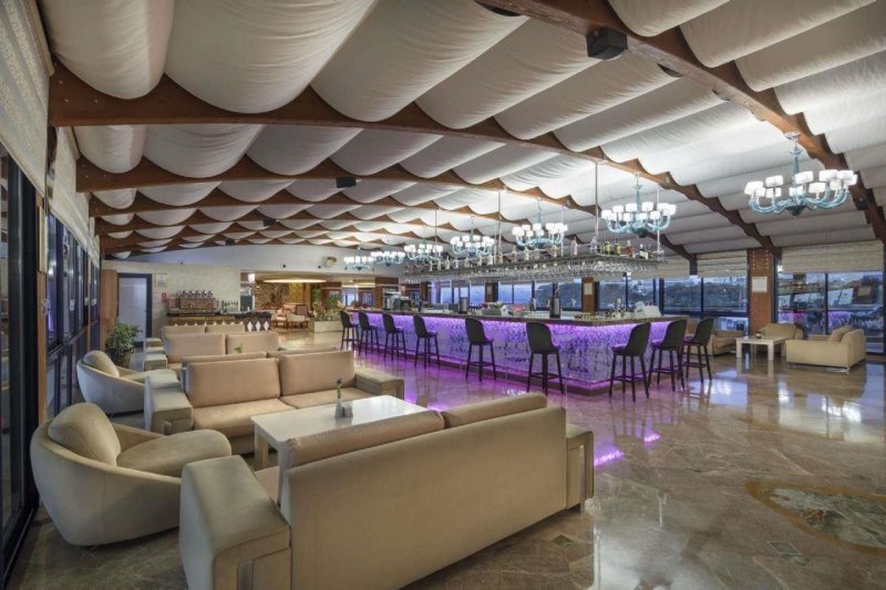 Alanya utazás Granada Luxury Alanya