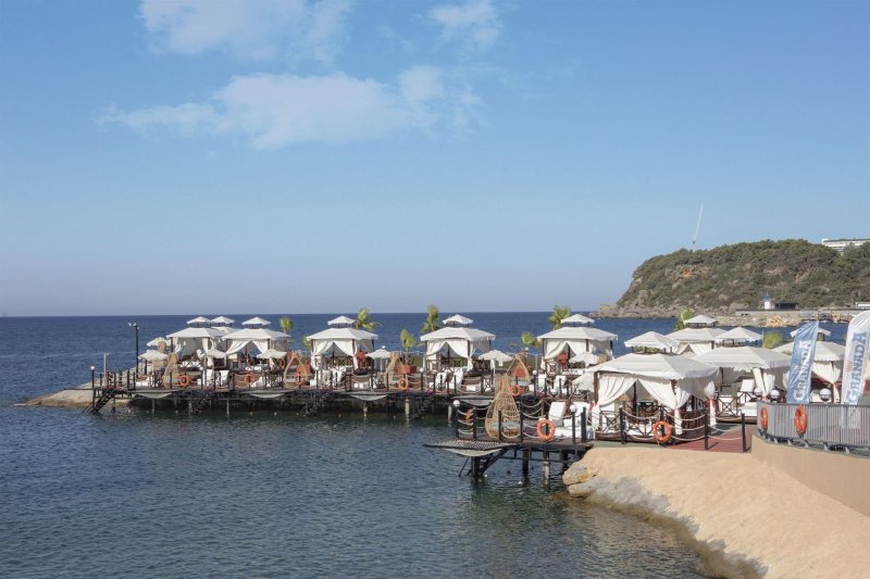 Alanya utazás Granada Luxury Alanya