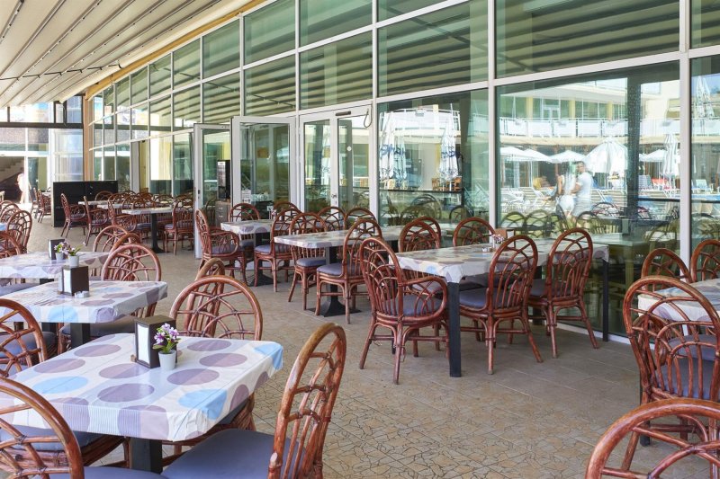 Napospart utazás Grand Hotel Nirvana