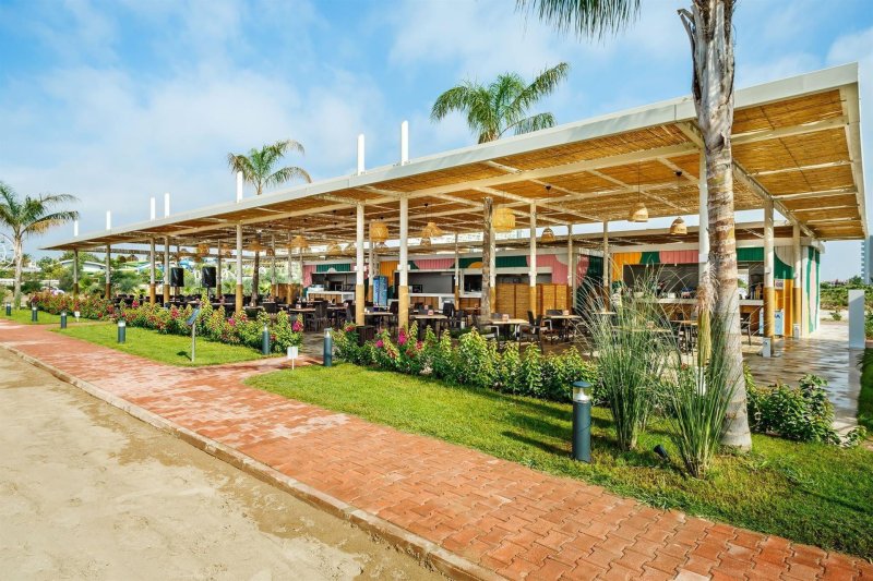 Antalya utazás Grand Park Lara