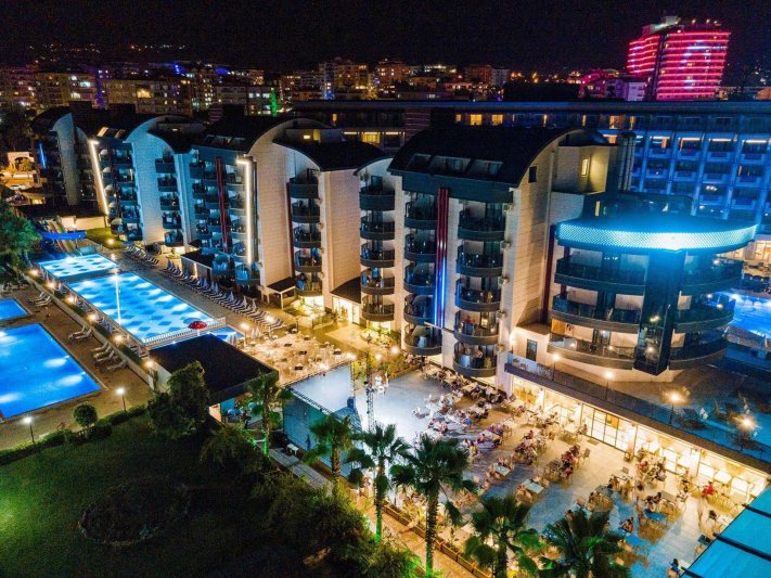 Alanya utazás Grand Uysal Beach & Spa