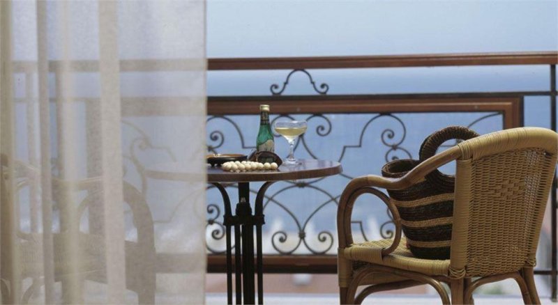 Napospart utazás Helena Park (ex. Royal Palace Helena Park)