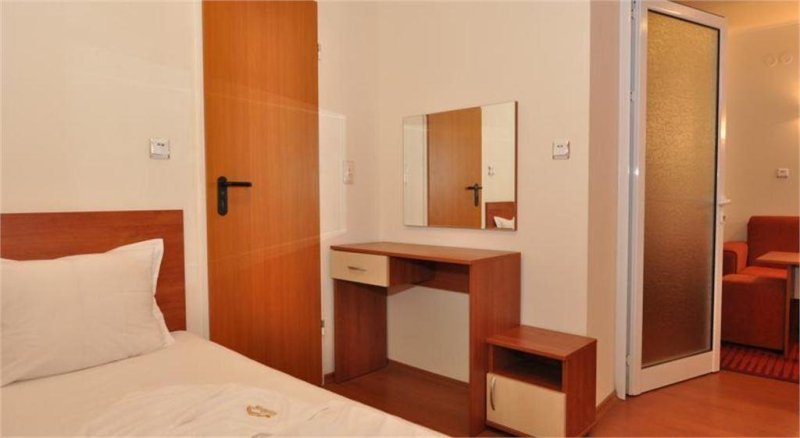 Napospart utazás Holiday Complex Rainbow 2