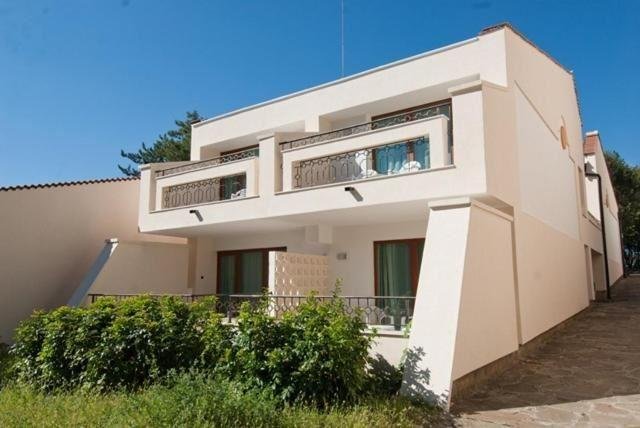 Napospart utazás Holiday Village