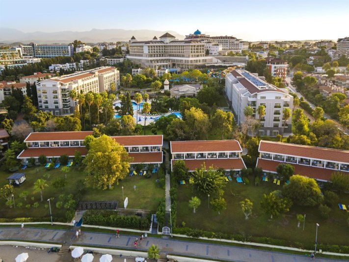 Horus Paradise Luxury Resort Side