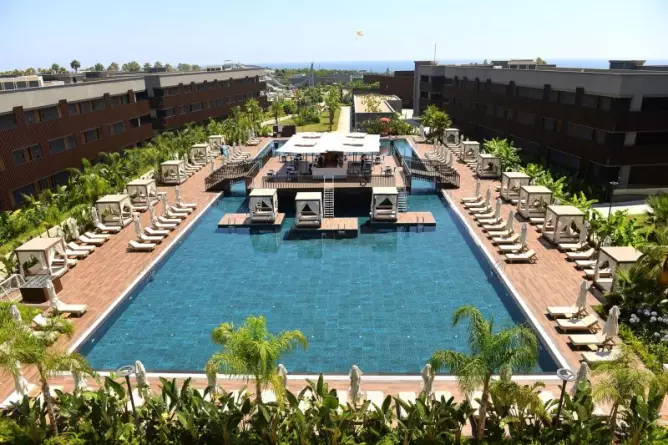 Jacaranda Luxury Side