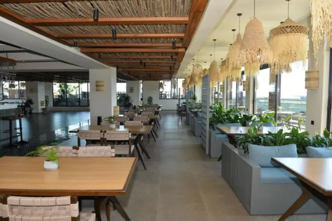 Jacaranda Luxury Side