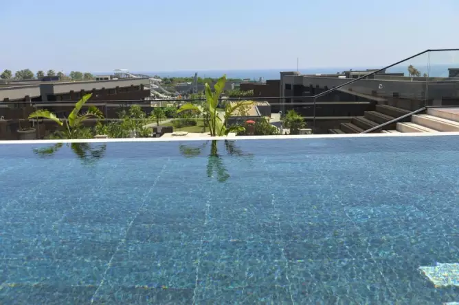 Jacaranda Luxury Side