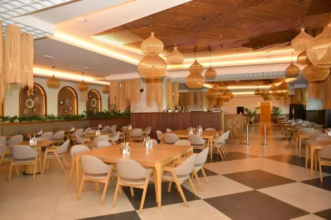 Jacaranda Luxury Side
