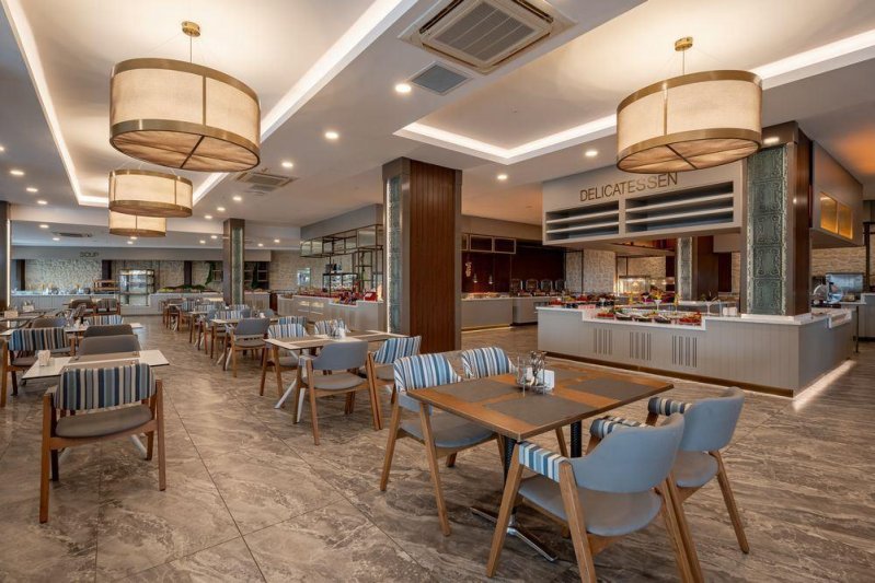 Alanya utazás Justiniano Deluxe Resort