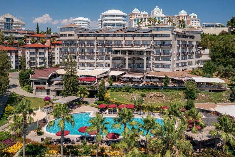 Alanya utazás Justiniano Deluxe Resort