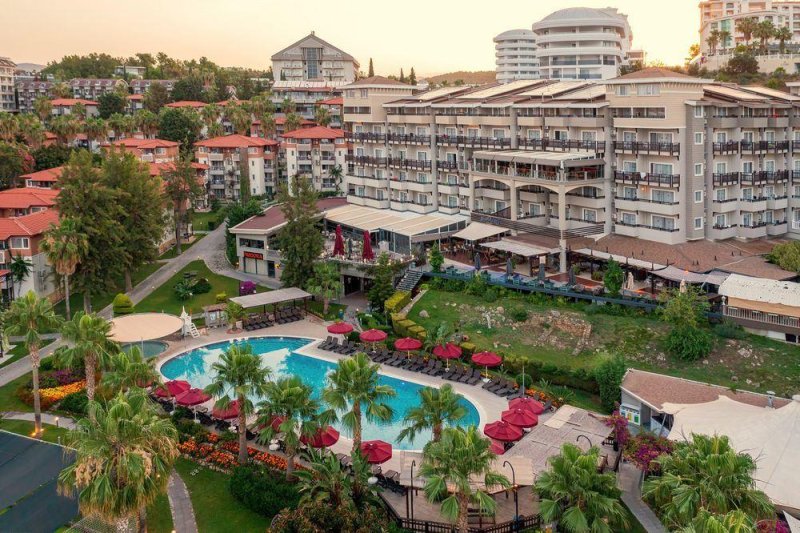 Alanya utazás Justiniano Deluxe Resort