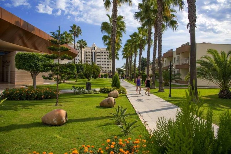 Side utazás Kamelya Aishen K Club