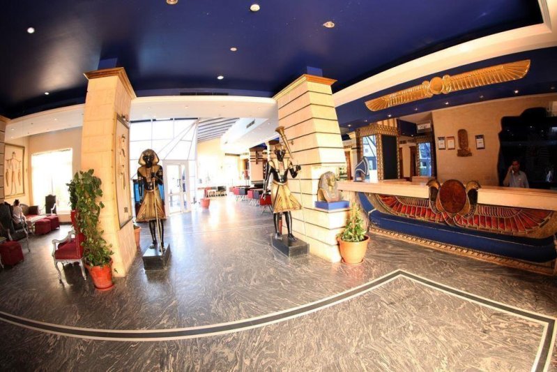 Hurghada utazás Kingtut Aqua Park Beach Resort