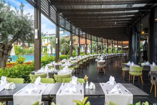 Kirman Calyptus Resort & Spa Side