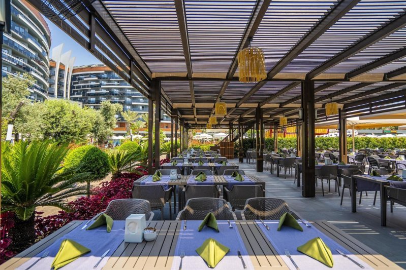 Kirman Calyptus Resort & Spa Side