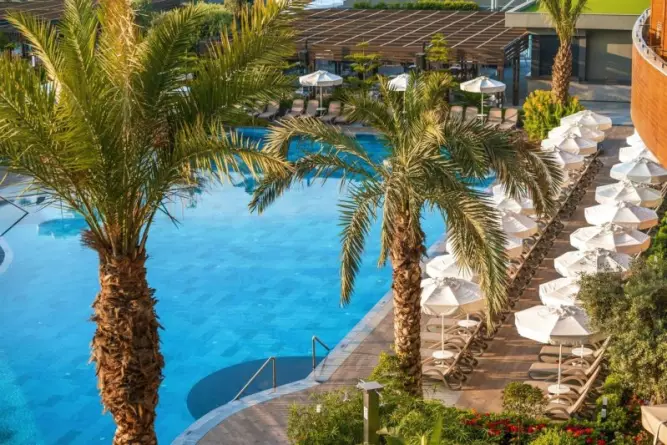 Kirman Calyptus Resort & Spa Side