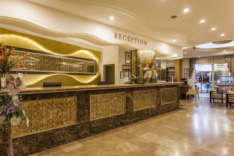 Alanya utazás Kleopatra Ada Hotel