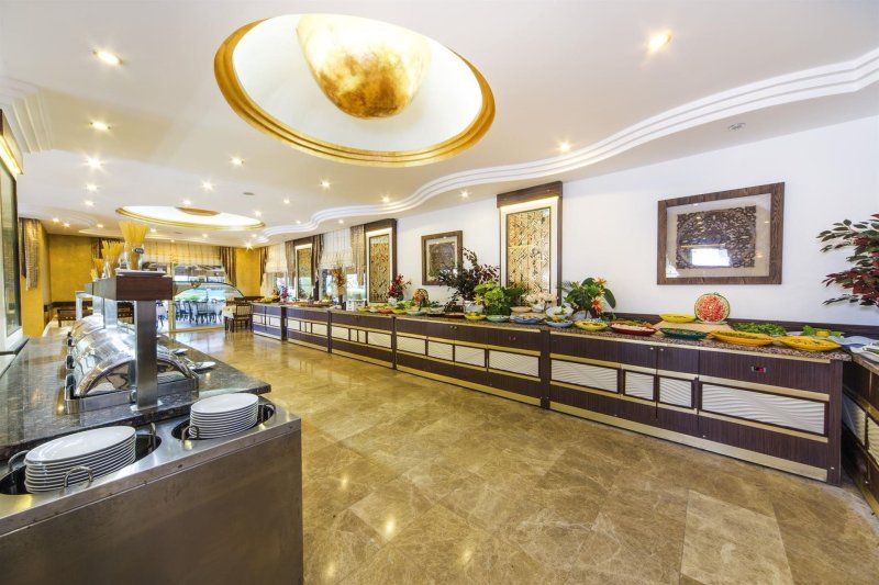 Alanya utazás Kleopatra Ada Hotel